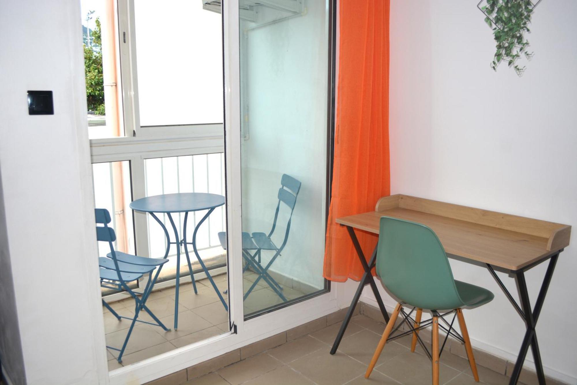 Comme Chez Soi - Studio Tout Equipe - By Sister Home Saint-Denis Bagian luar foto