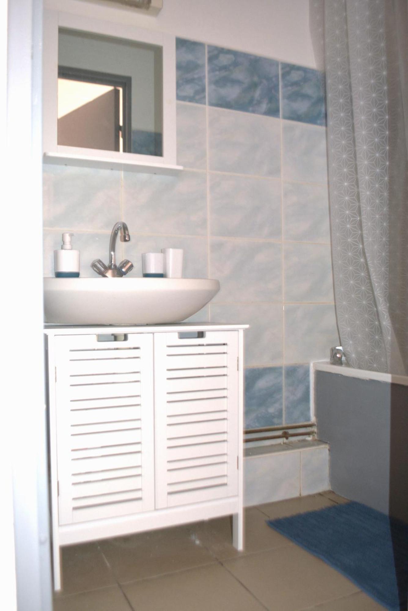 Comme Chez Soi - Studio Tout Equipe - By Sister Home Saint-Denis Bagian luar foto