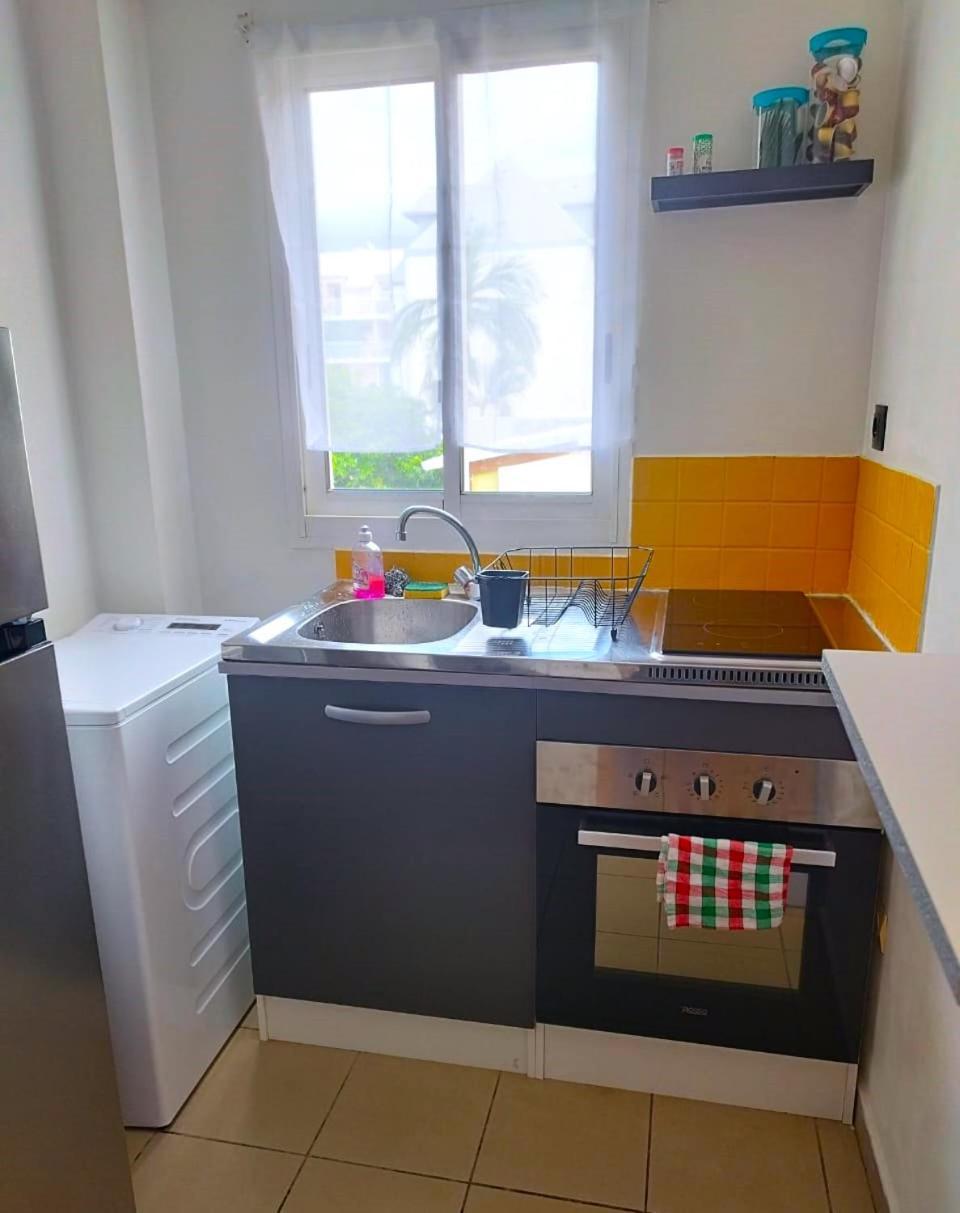 Comme Chez Soi - Studio Tout Equipe - By Sister Home Saint-Denis Bagian luar foto