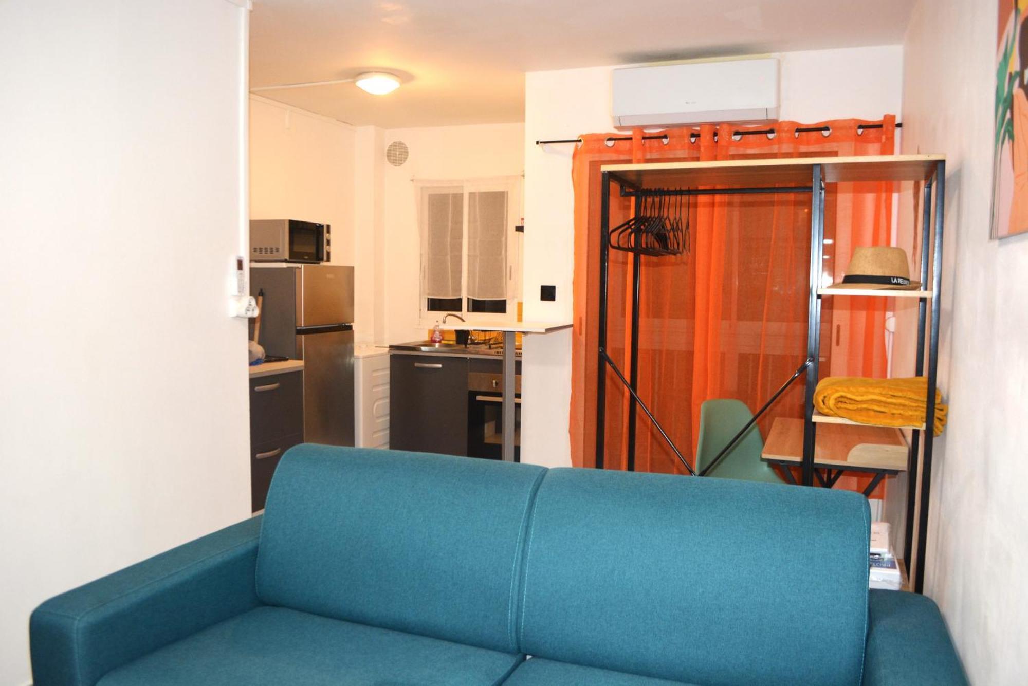 Comme Chez Soi - Studio Tout Equipe - By Sister Home Saint-Denis Bagian luar foto