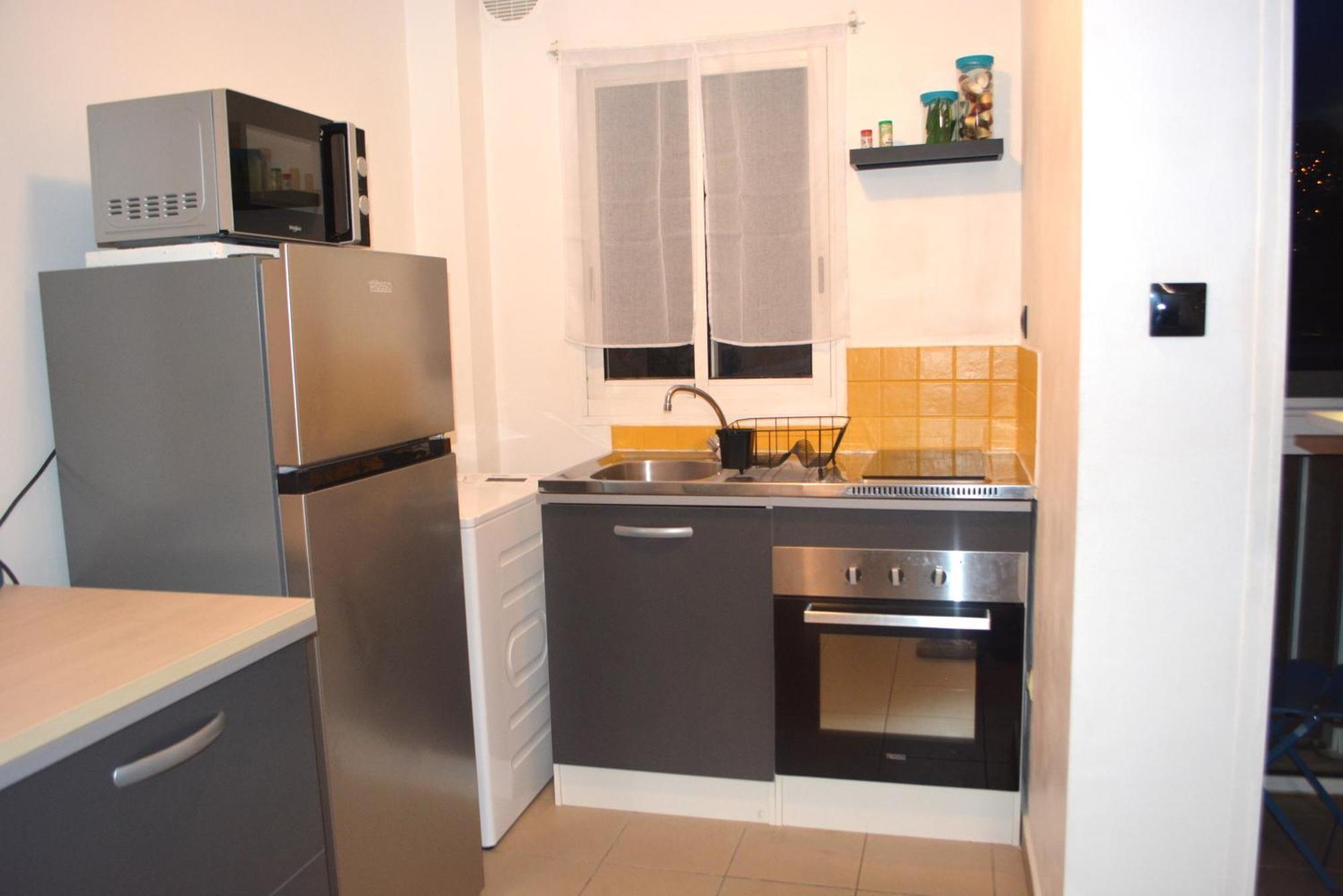 Comme Chez Soi - Studio Tout Equipe - By Sister Home Saint-Denis Bagian luar foto
